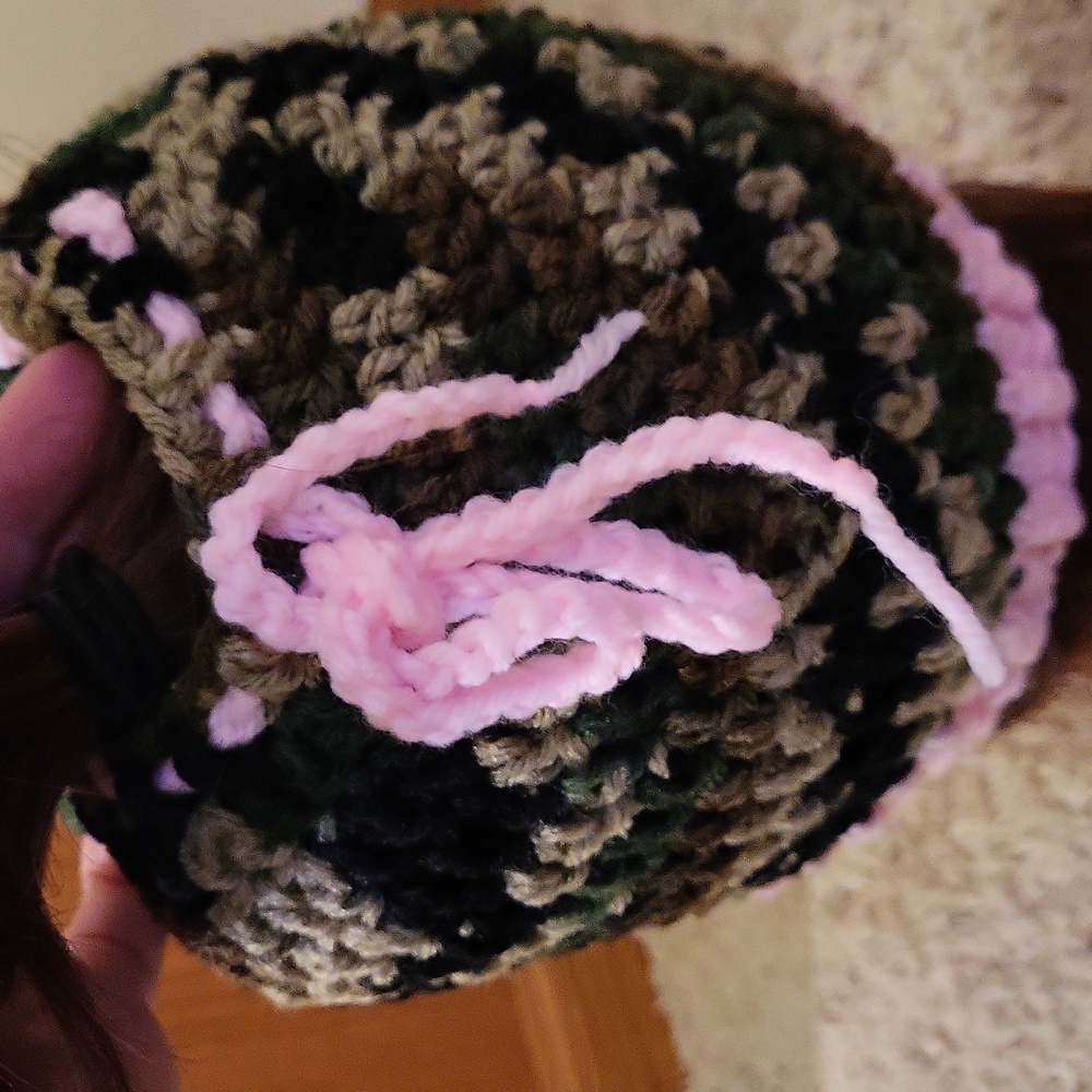 NWOT Camo/pink matching human & dog 🐶fur baby hats! handmade crochet, new - Picture 8 of 10